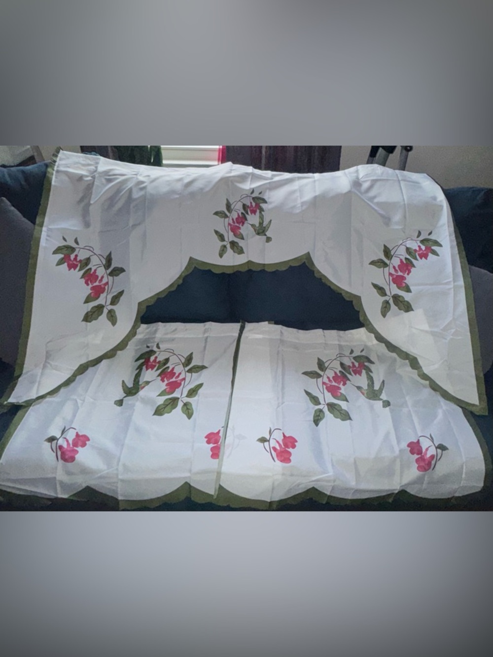 Set of 3 Kitchen Curtains, Printed with Flowers